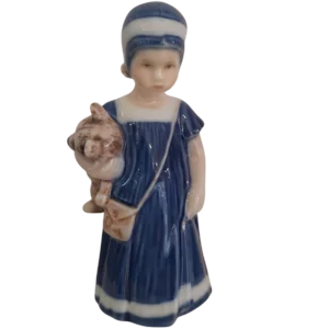 Figurina in porcellana Royal Copenhagen raffigurante Elsa con orsetto, decorata a mano, altezza 13 cm