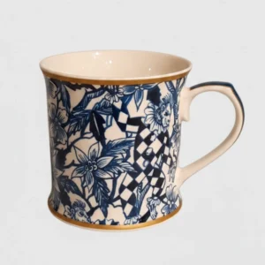 Tazza in porcellana Maxwell & Williams Mantra, design Greg Irvine. Motivo floreale blu e bianco, manico e bordo dorati